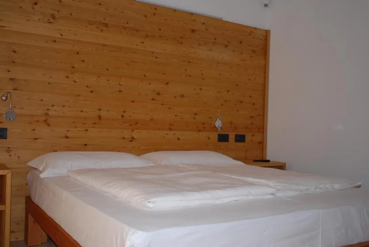 B&B Alciliegio Casnate Con Bernate Bed & Breakfast